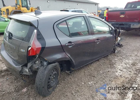 2015 Toyota Prius C Two z USA, uszkodzony, nr VIN JTDKDTB32F1111707